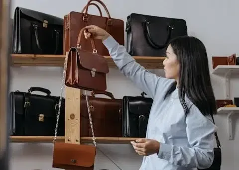 30% of Chinese Millionaires Drive 220% Premiums in Secondhand Luxury Watch Auctions