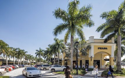 Top 10 U.S. Outlet Malls for Luxury Shopping