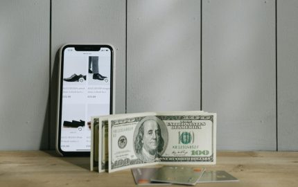 Smartphones account for 73% of online orders in the U.S.