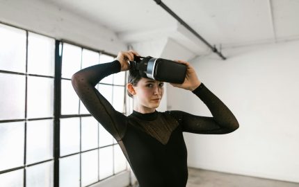 Top 10 Fashion Tech Trends to Know in 2025