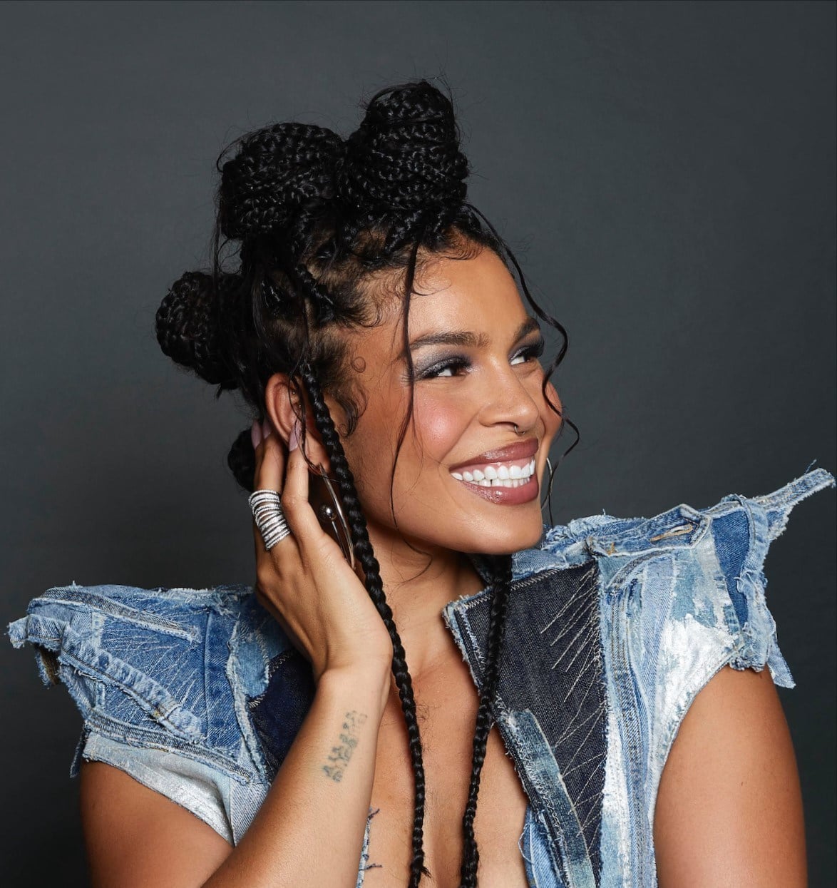 Jordin Sparks head shot with braids for cantu beauty