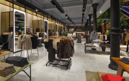 Aritzia Unveils Newly Expanded 25,000 Square Foot Flatiron Store