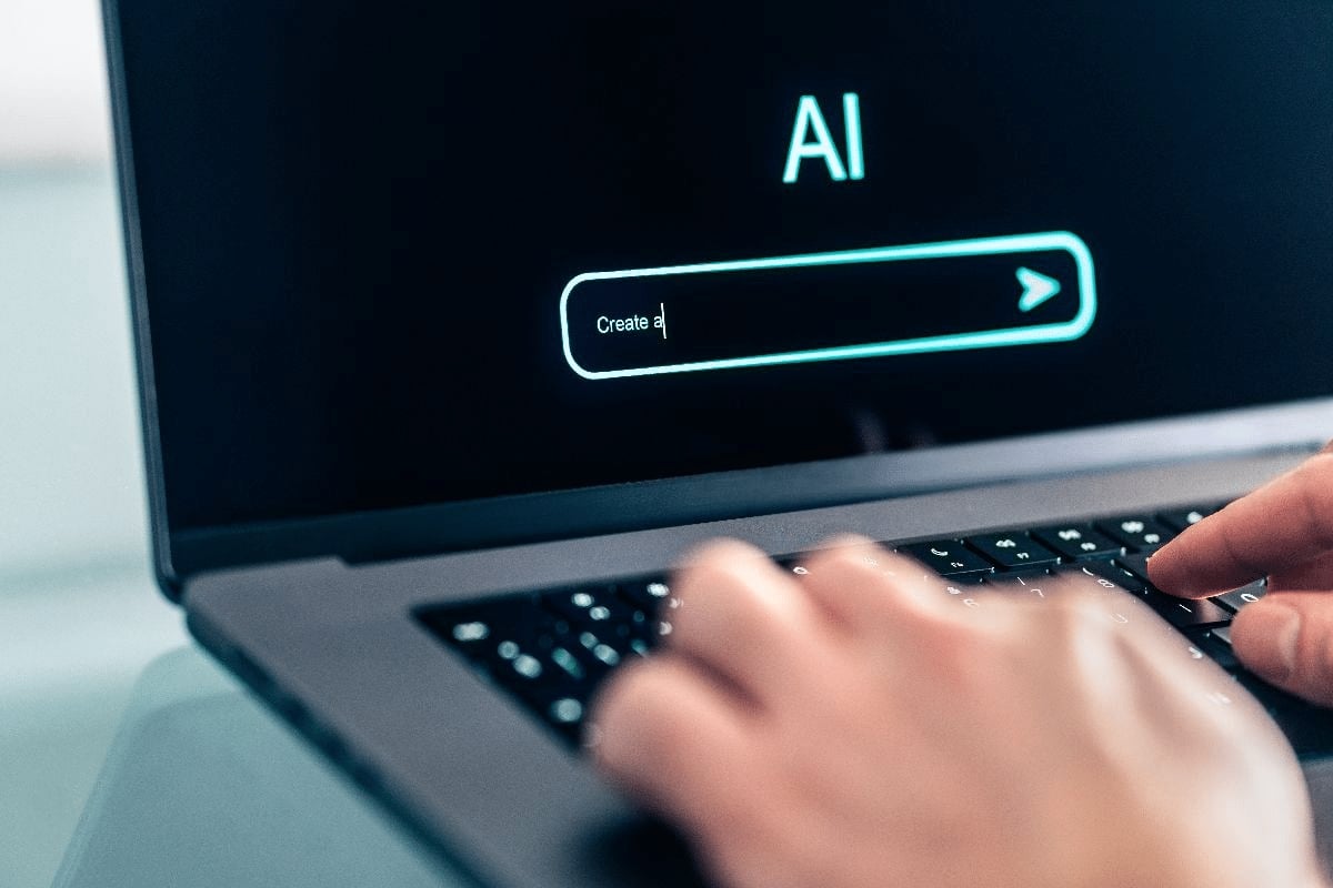 Comet Versus Chrome AI Browser Battle Heats Up as Perplexity Launches Free Assistant for Millions Worldwide