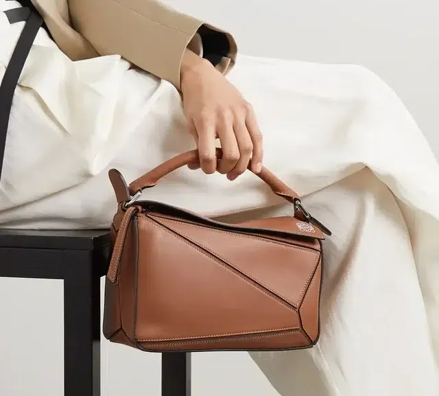 Reddit user shocked to receive fake bag from Fashionphile