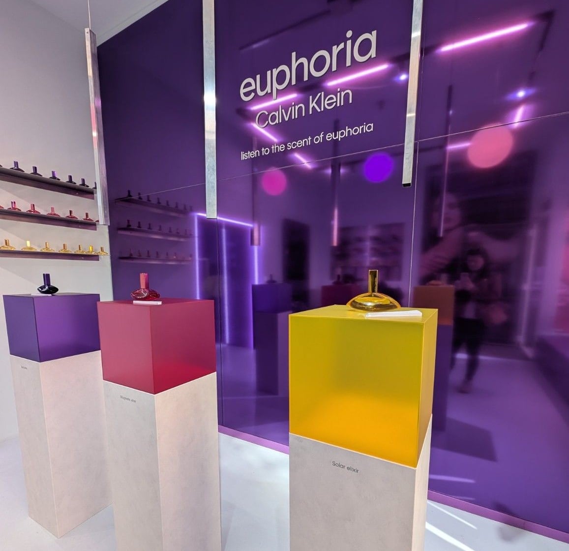 Calvin Klein and Douglas Launch Interactive Düsseldorf Pop Up for its Euphoria Elixir Collection
