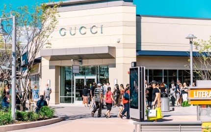 Outlet Shopping in Toronto: Toronto Premium Outlets