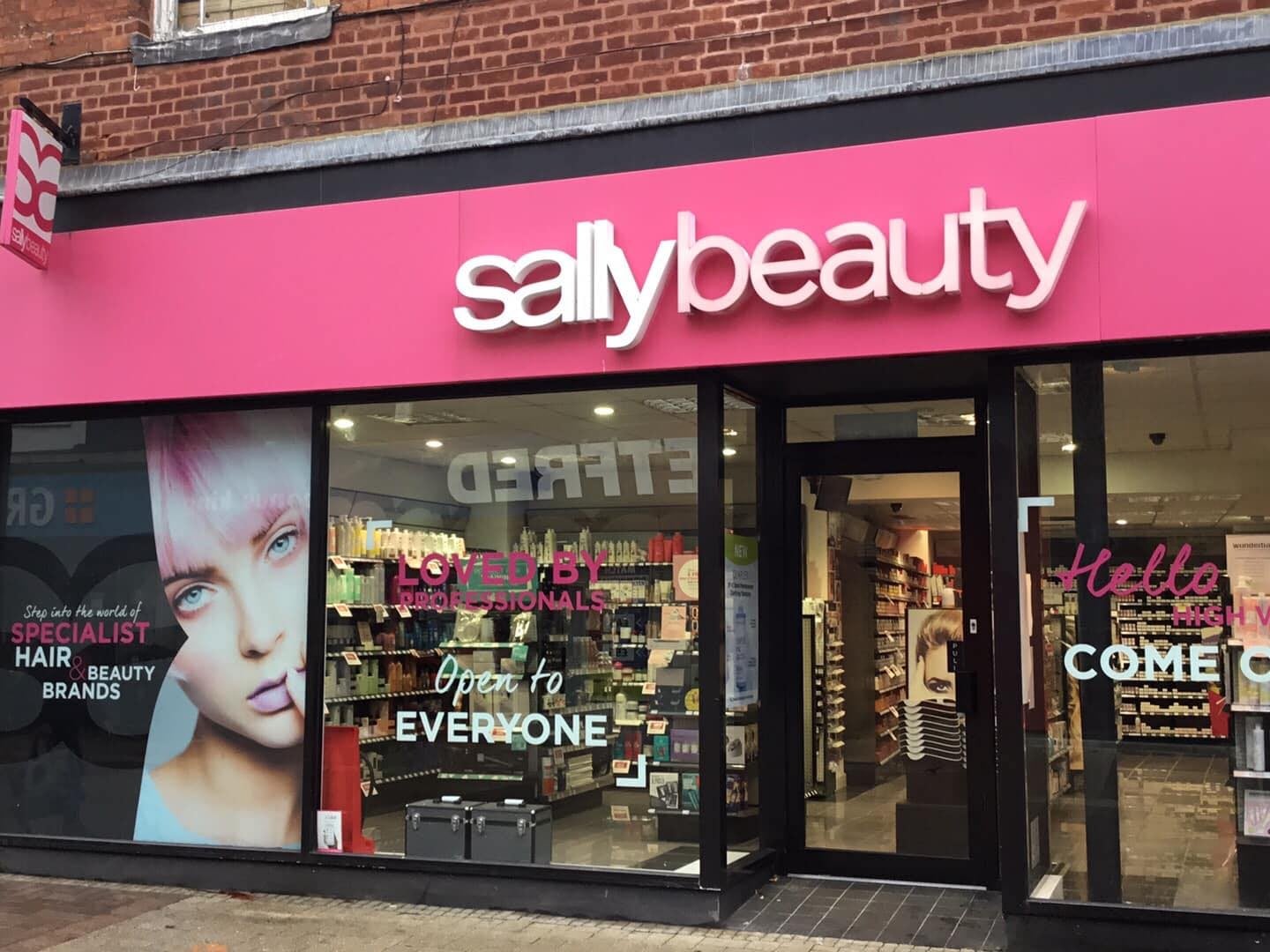 Sally Beauty Holdings Appoints Adrianne Lee as Chief Financial Officer